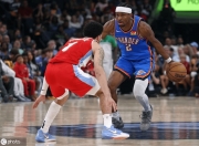 英雄联盟总决赛赛程-雷霆战胜灰熊，客场取得连胜