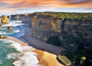 LOL决赛-亚洲风暴与北欧铁血，足球世界的唯一性双城记