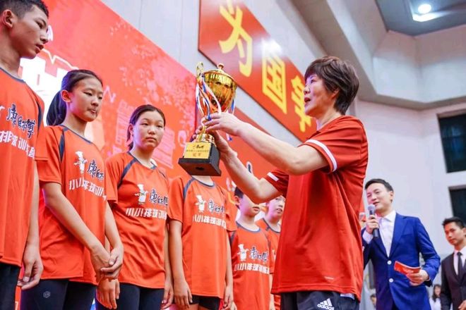 经典对决再度上演，球员斗智斗勇