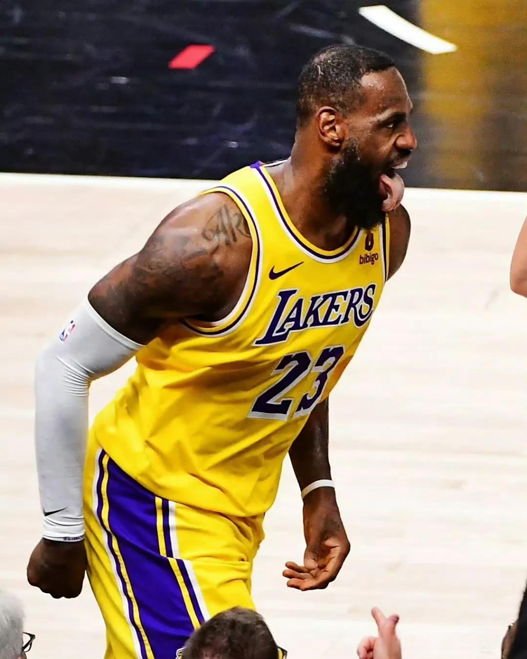 快船队神奇逆转湖人取得胜利