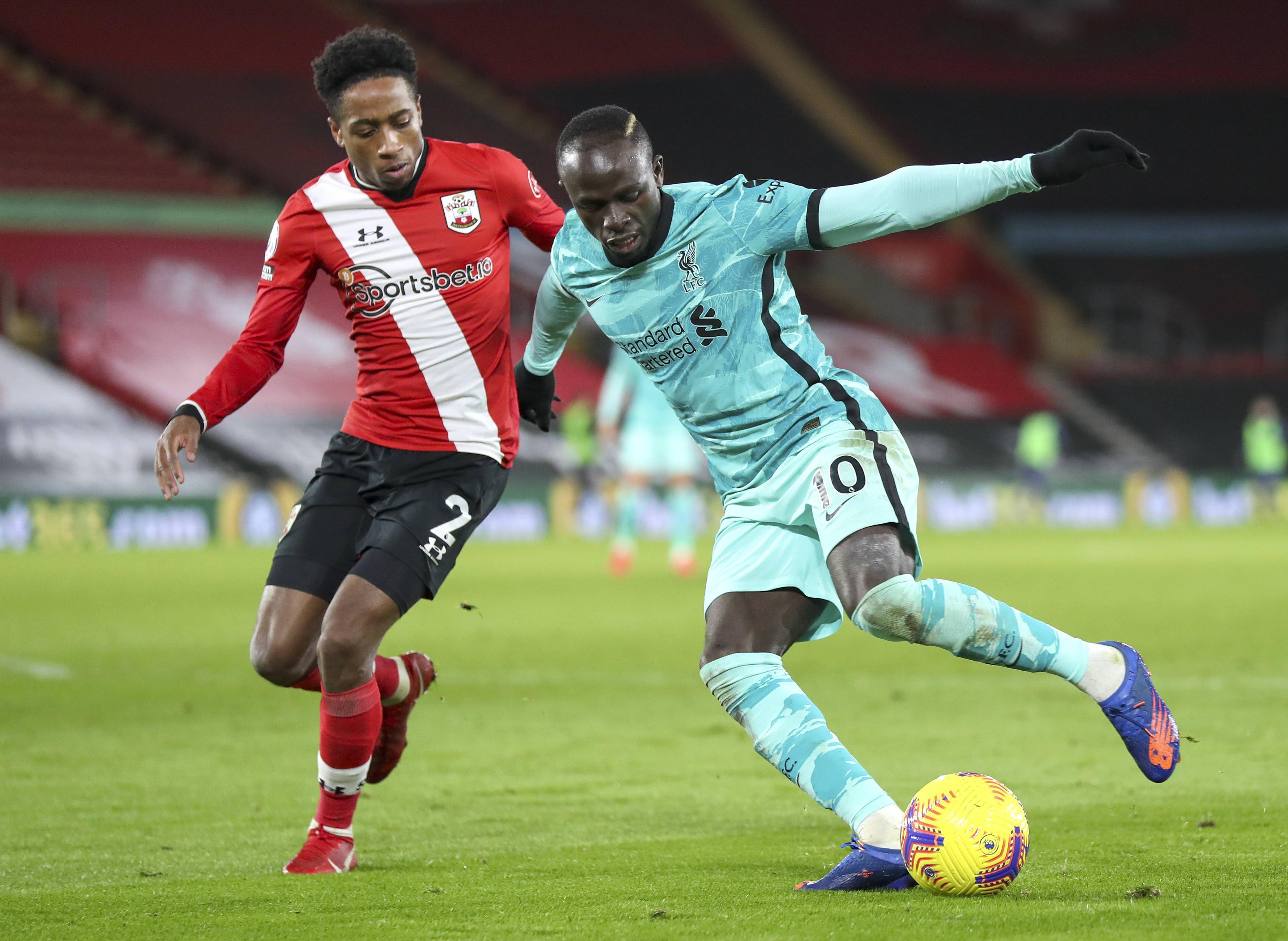 包含圣埃蒂安主场击败巴黎FC，豪取三分的词条