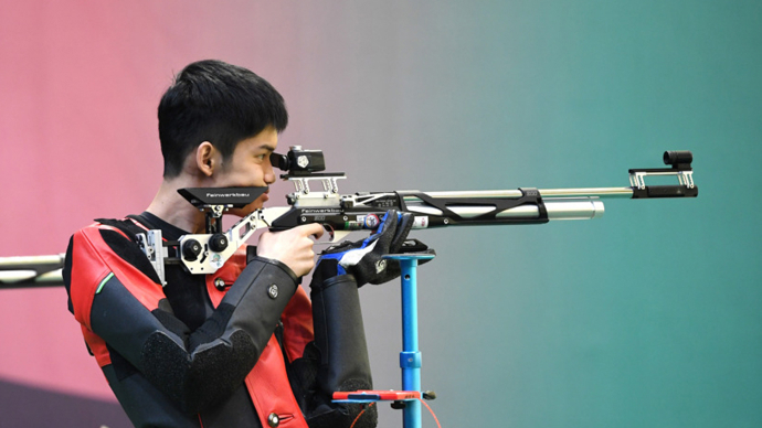 关于射击项目选手发挥超群，不断突破自我的信息