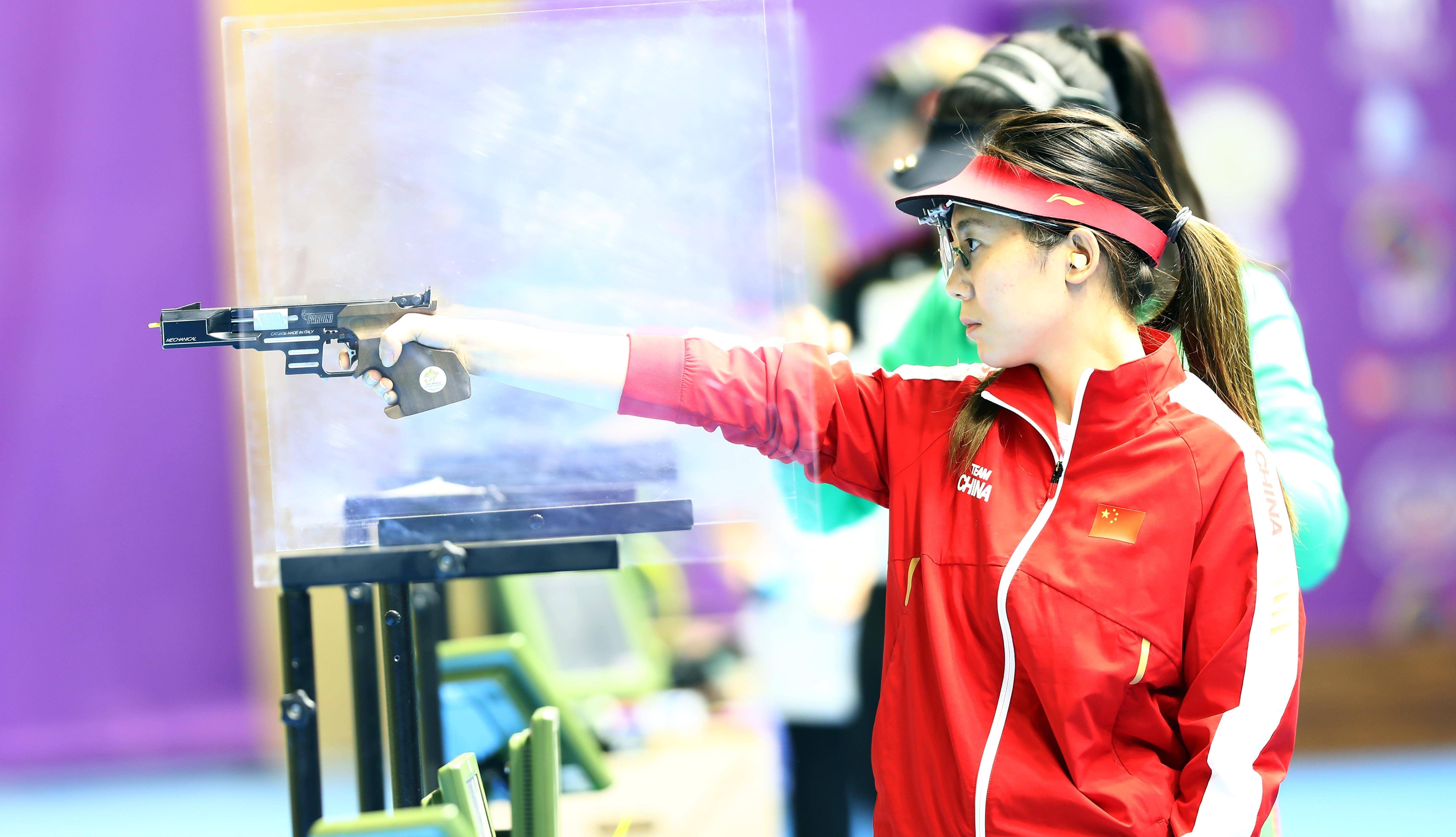 关于射击项目选手发挥超群，不断突破自我的信息