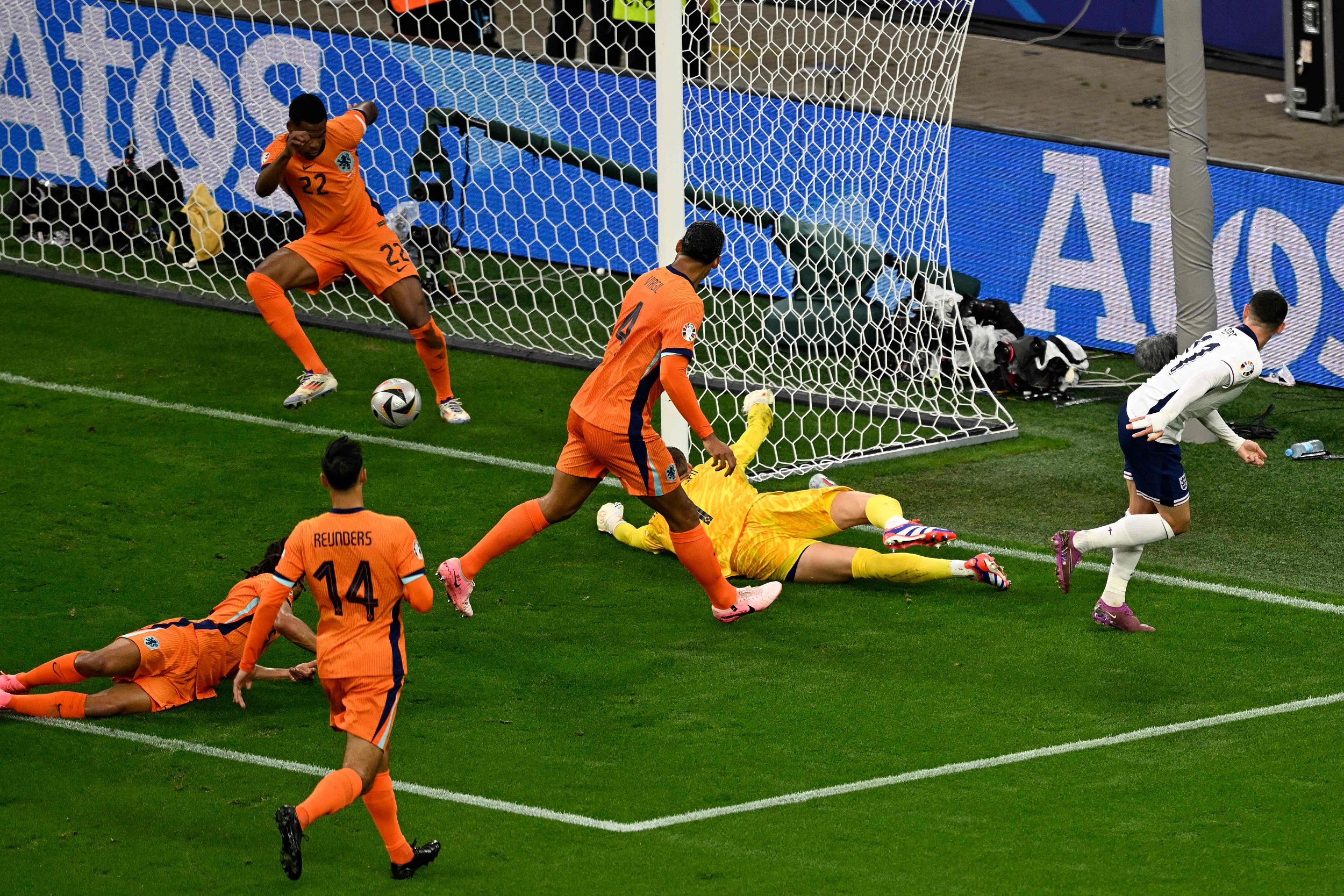 荷兰国家队在国际赛事中取得胜利