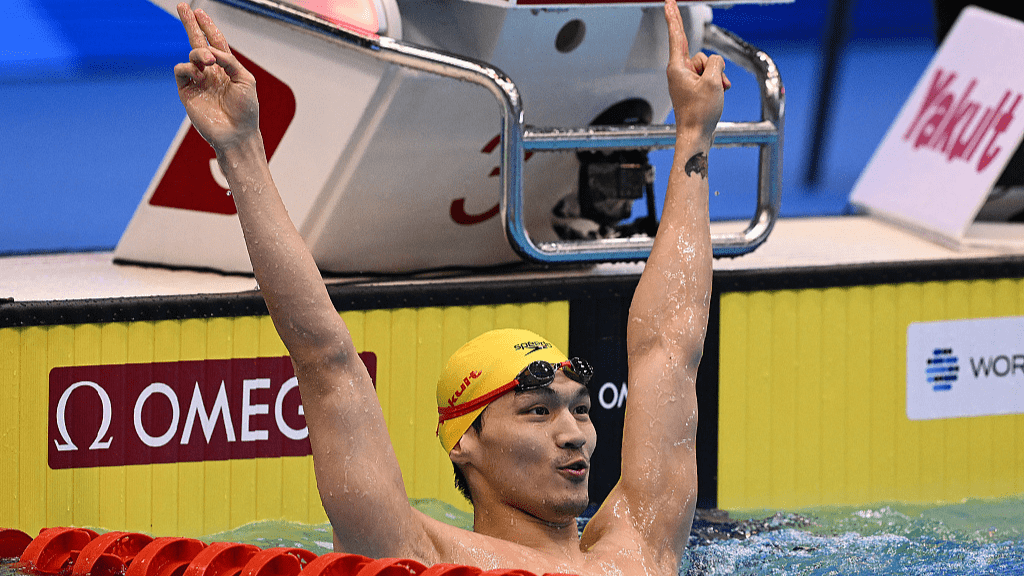 关于墨西哥游泳选手再夺一金，成绩稳定增长的信息