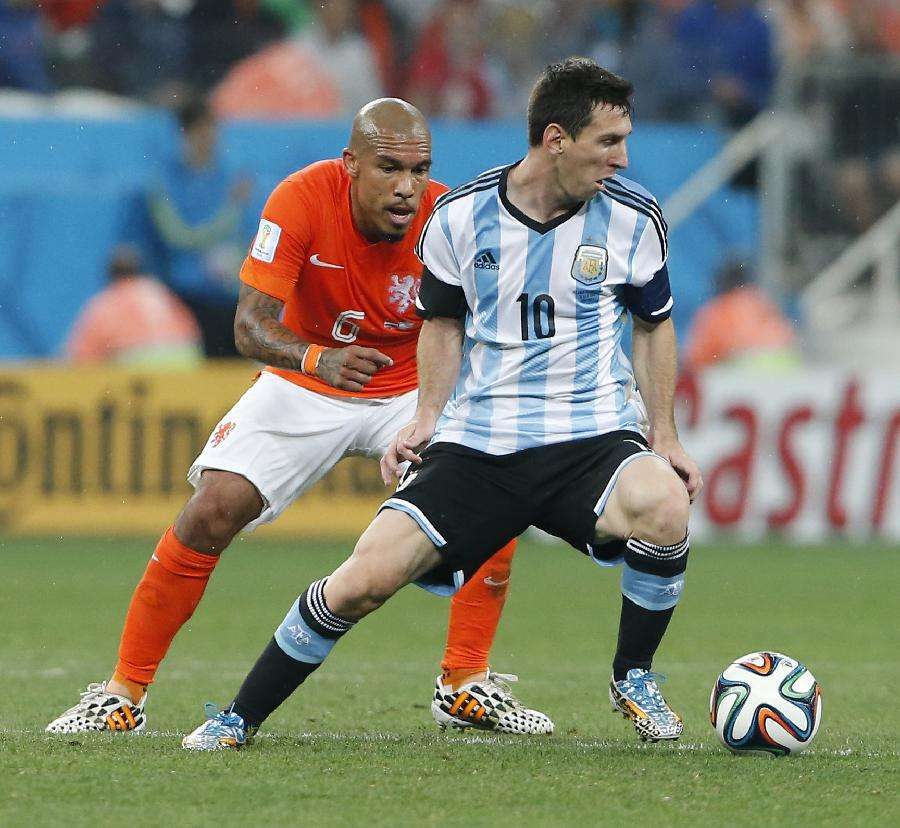 包含西班牙波兰搏命一搏实际损失的词条