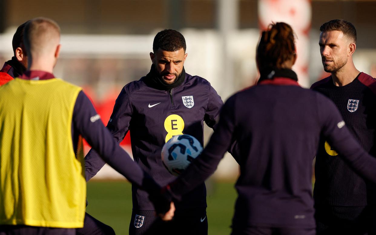 包含英格兰国家队在客场比赛中势不可挡的词条