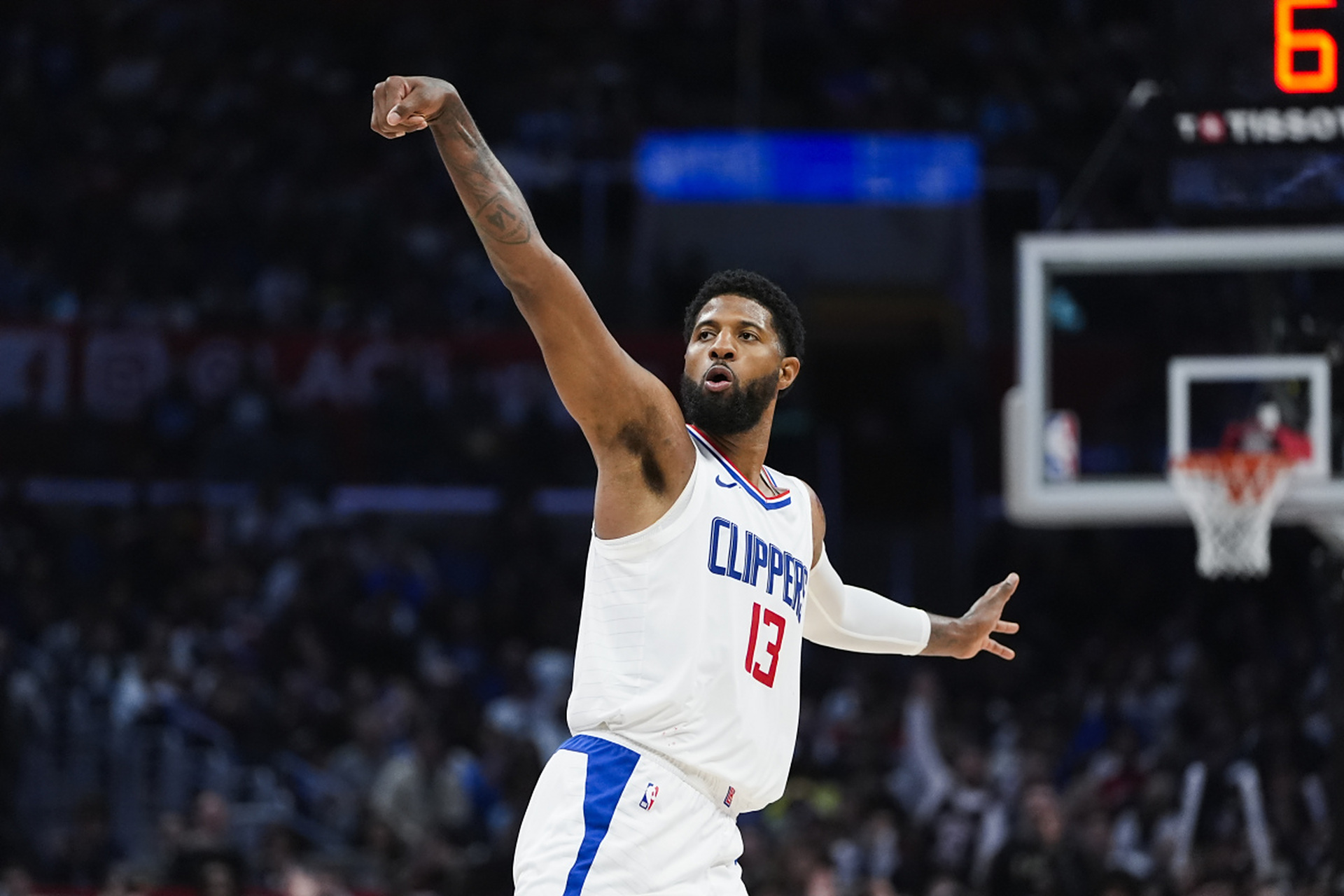 快船力克勇士，乔治绝杀成英雄