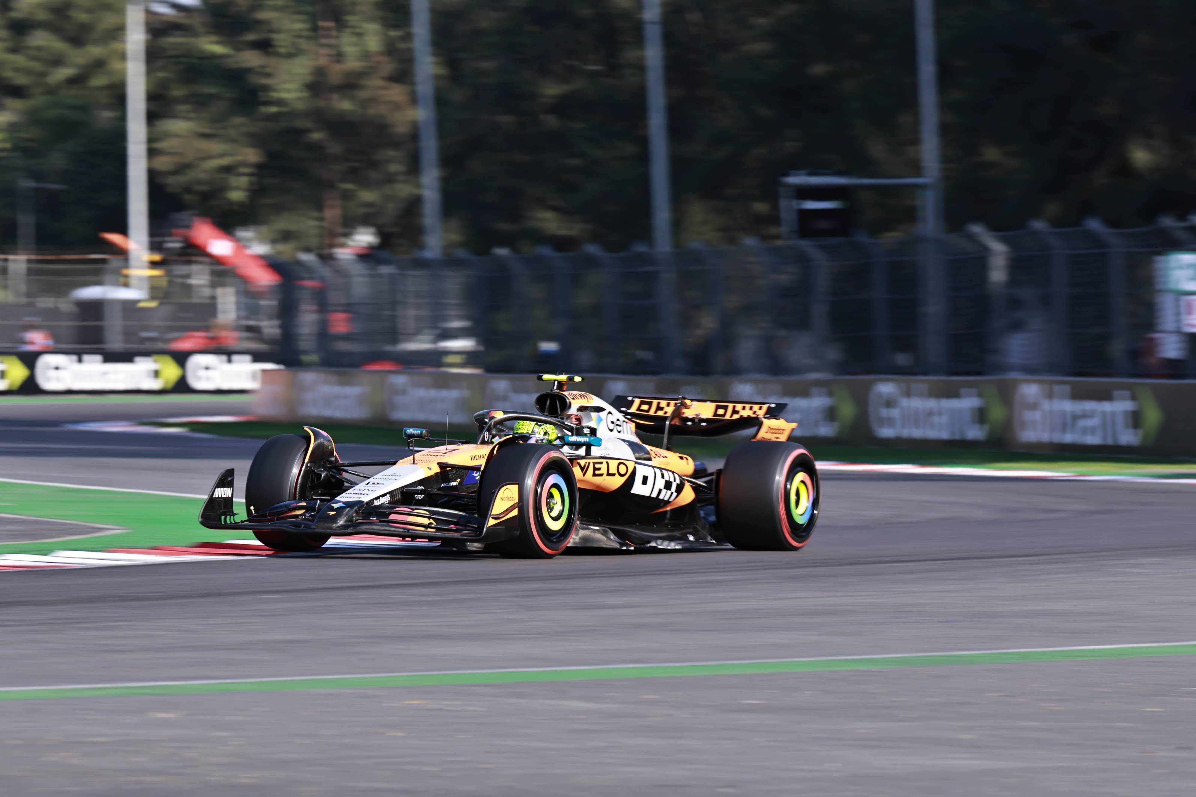 红牛二队鏖战法拉利，周冠宇状态火热