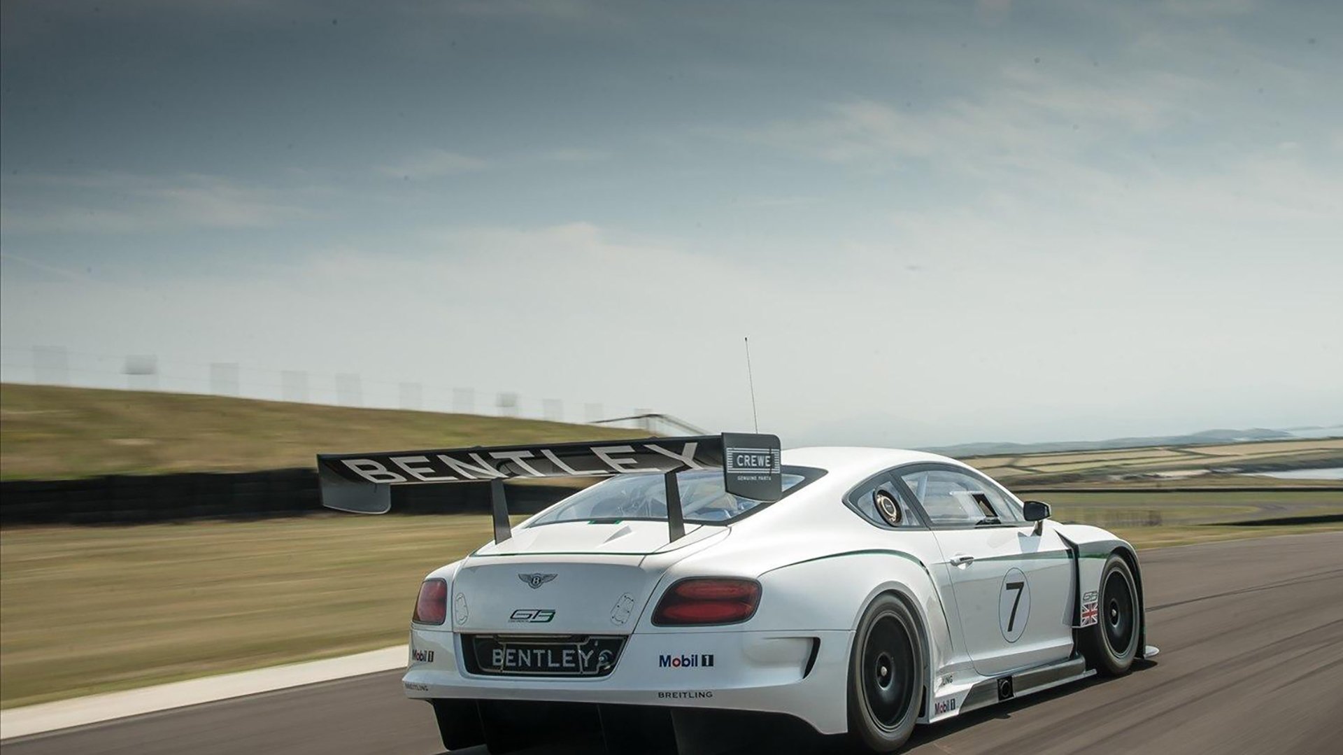 福克斯上演西部片，关键三分如牛仔拔枪，马刺斩落上海队