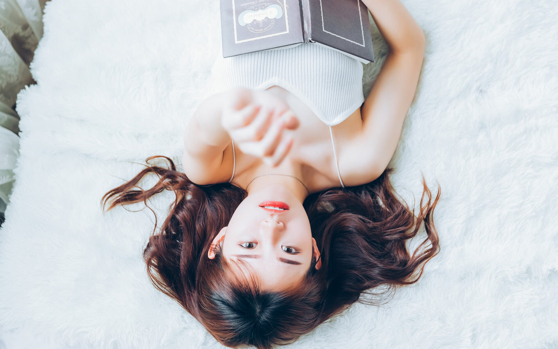 防线崩塌之夜！米切尔49分撕碎老鹰，压哨绝杀点燃联合中心