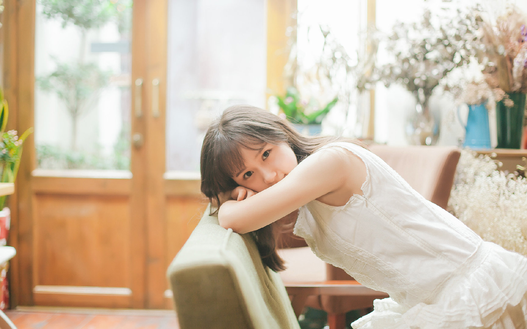 霓虹与逆袭，布伦森的午夜救赎之路